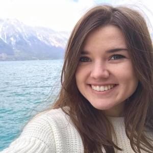 Meet your Posher, Caitlin